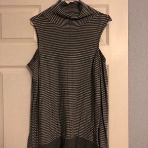 Trouve shoulder-less sweater